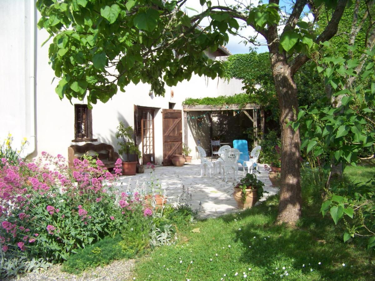 Grande Maison Atypique Le Burgaud Εξωτερικό φωτογραφία